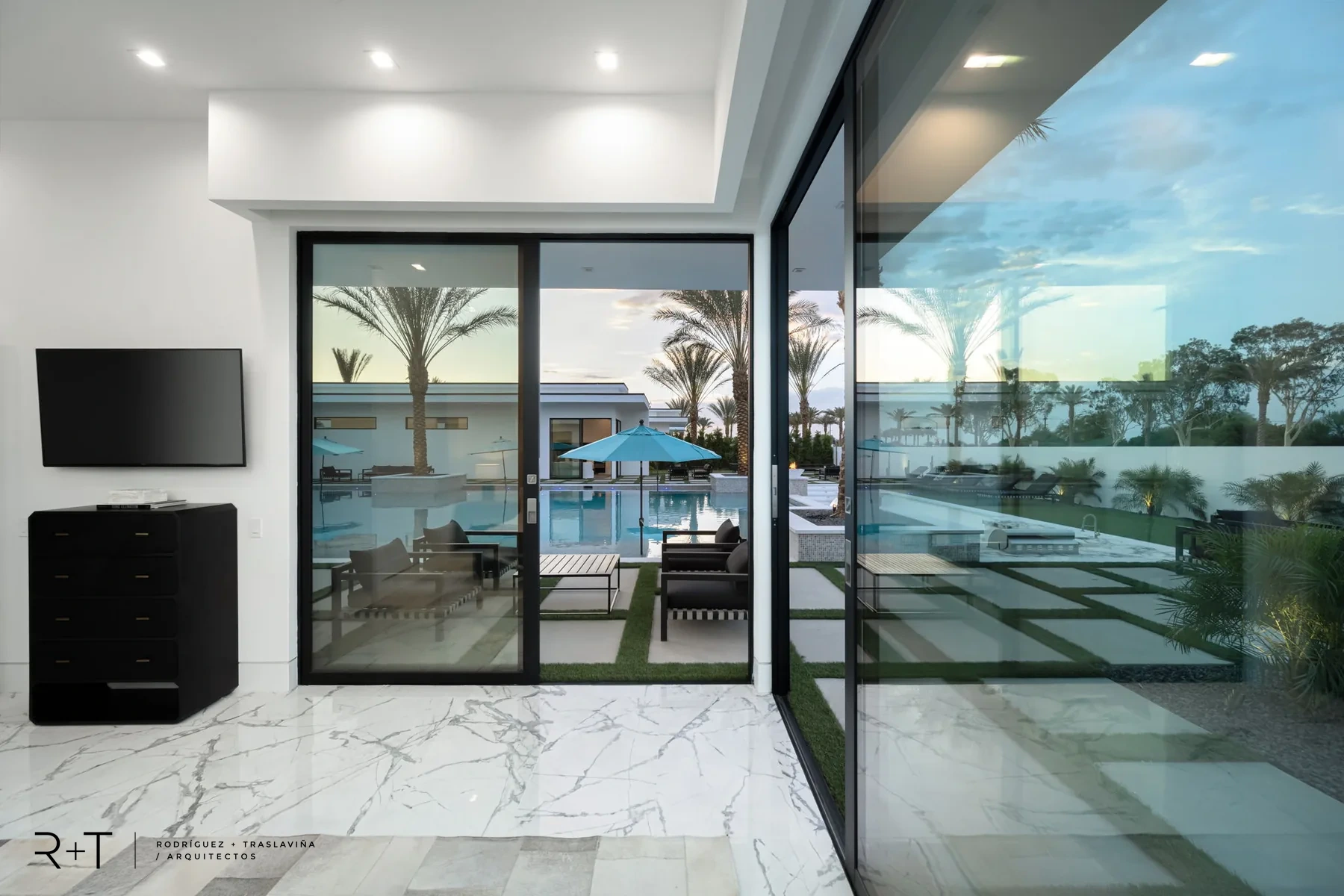BC Condominium · 10